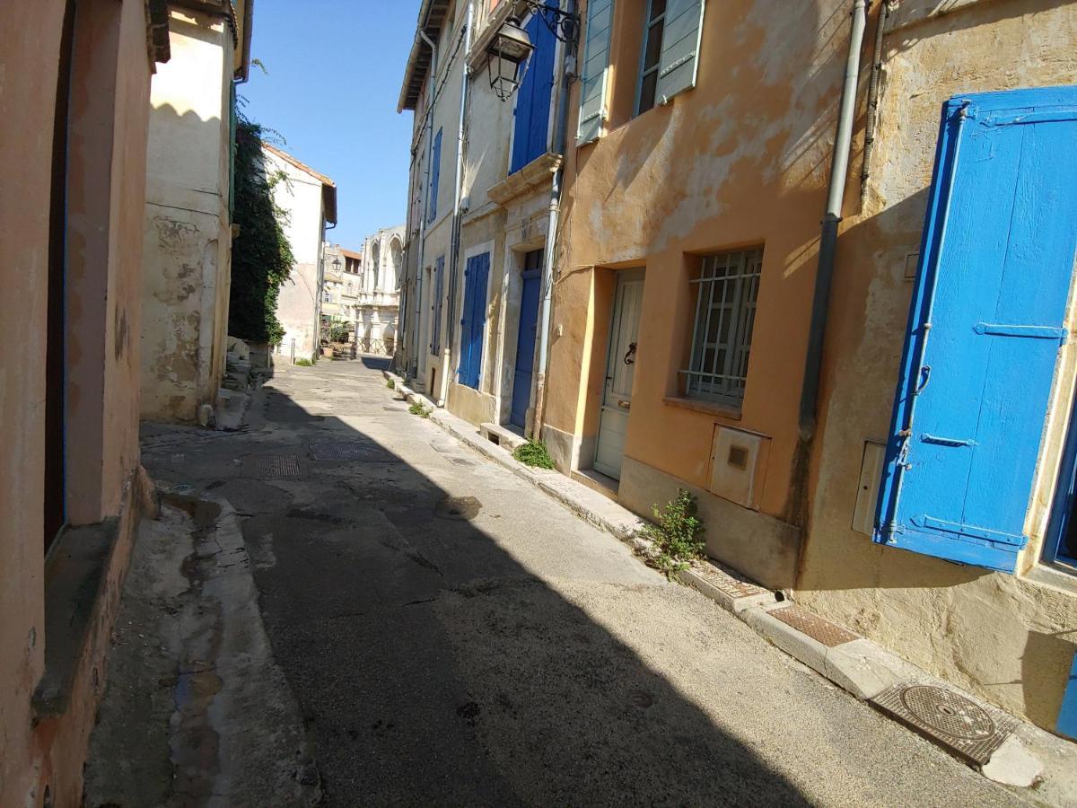 Charmante maison arlésienne à l'ombre des Arènes, de 2 à 5p Extérieur photo
